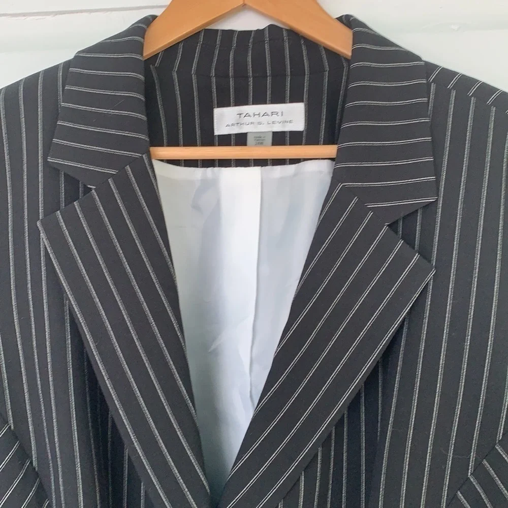 Tahari Arthur S. Levine | Pin Stripe Black Structured Lined 2 Button Jacket 24W